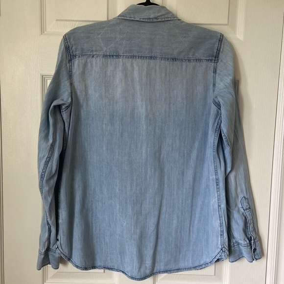 The GAP Boyfriend Shirt in Burn out Wash - Picture 2 of 7